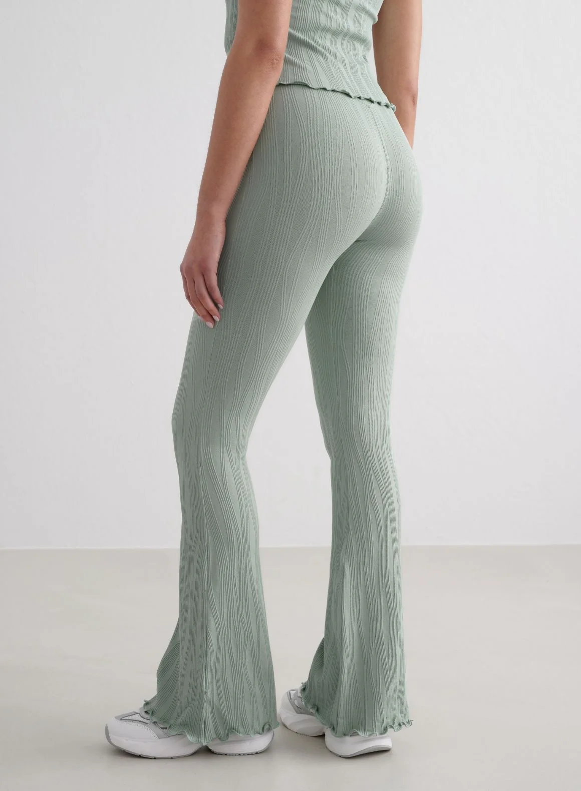 Aqua Tulip Flare Tights - Image 3