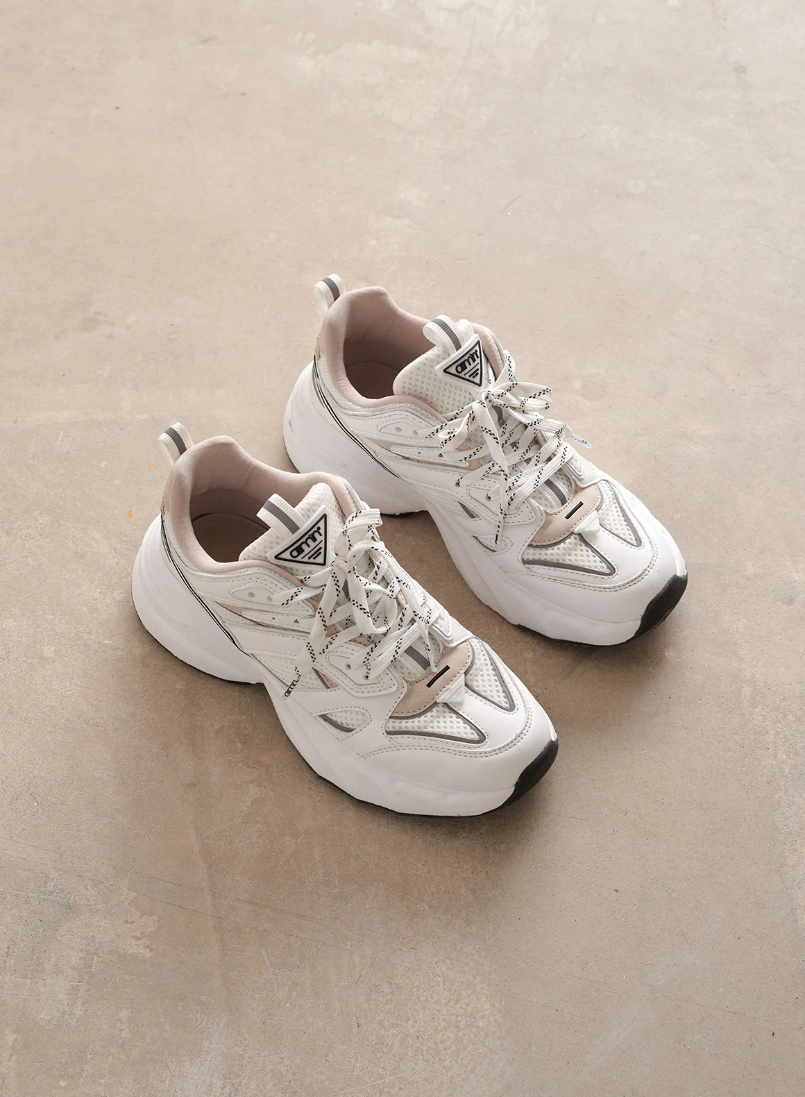 White Athena 100 - Image 6