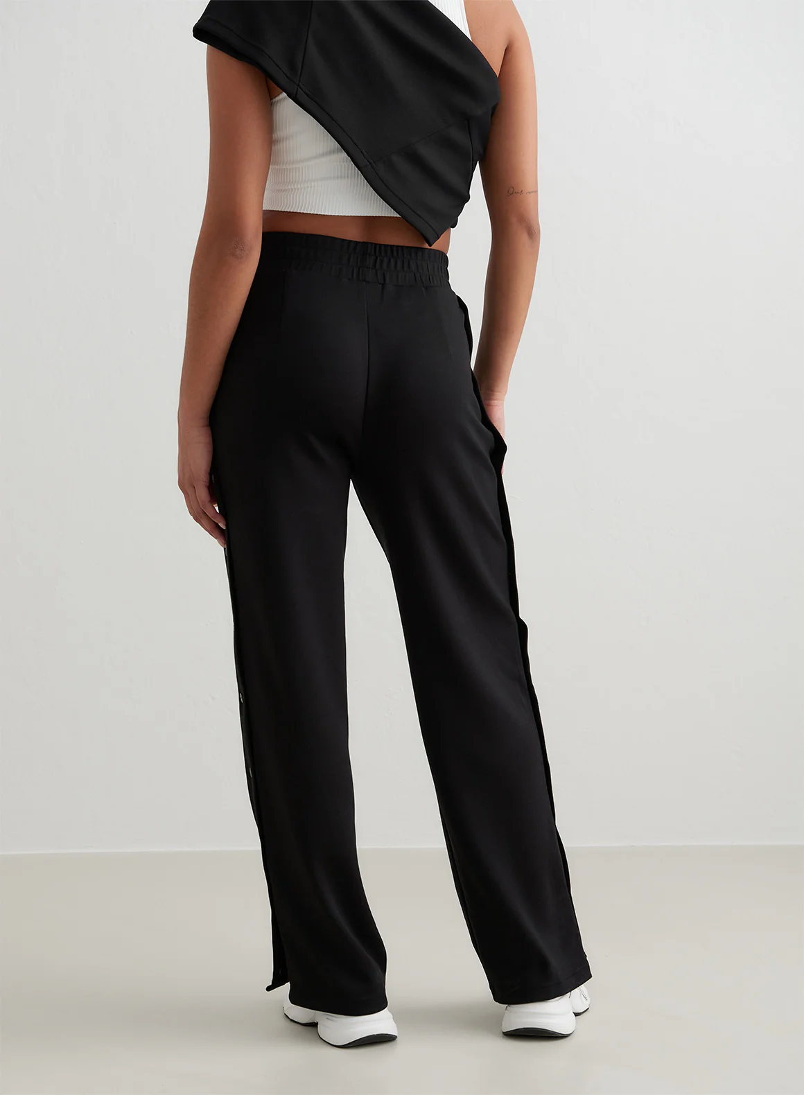 Black Comfy Buttoned Pants - Image 4