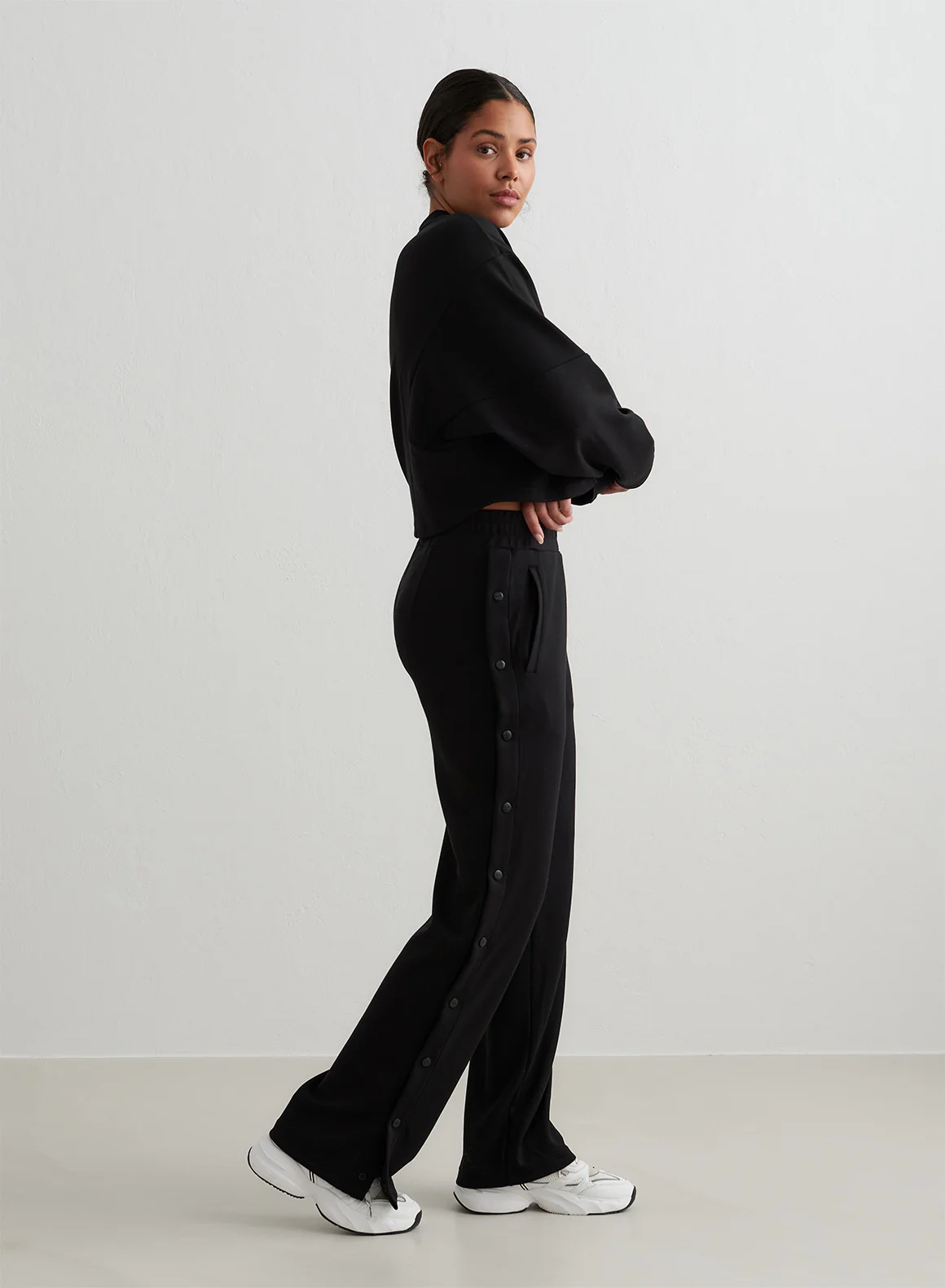 Black Comfy Buttoned Pants - Image 5