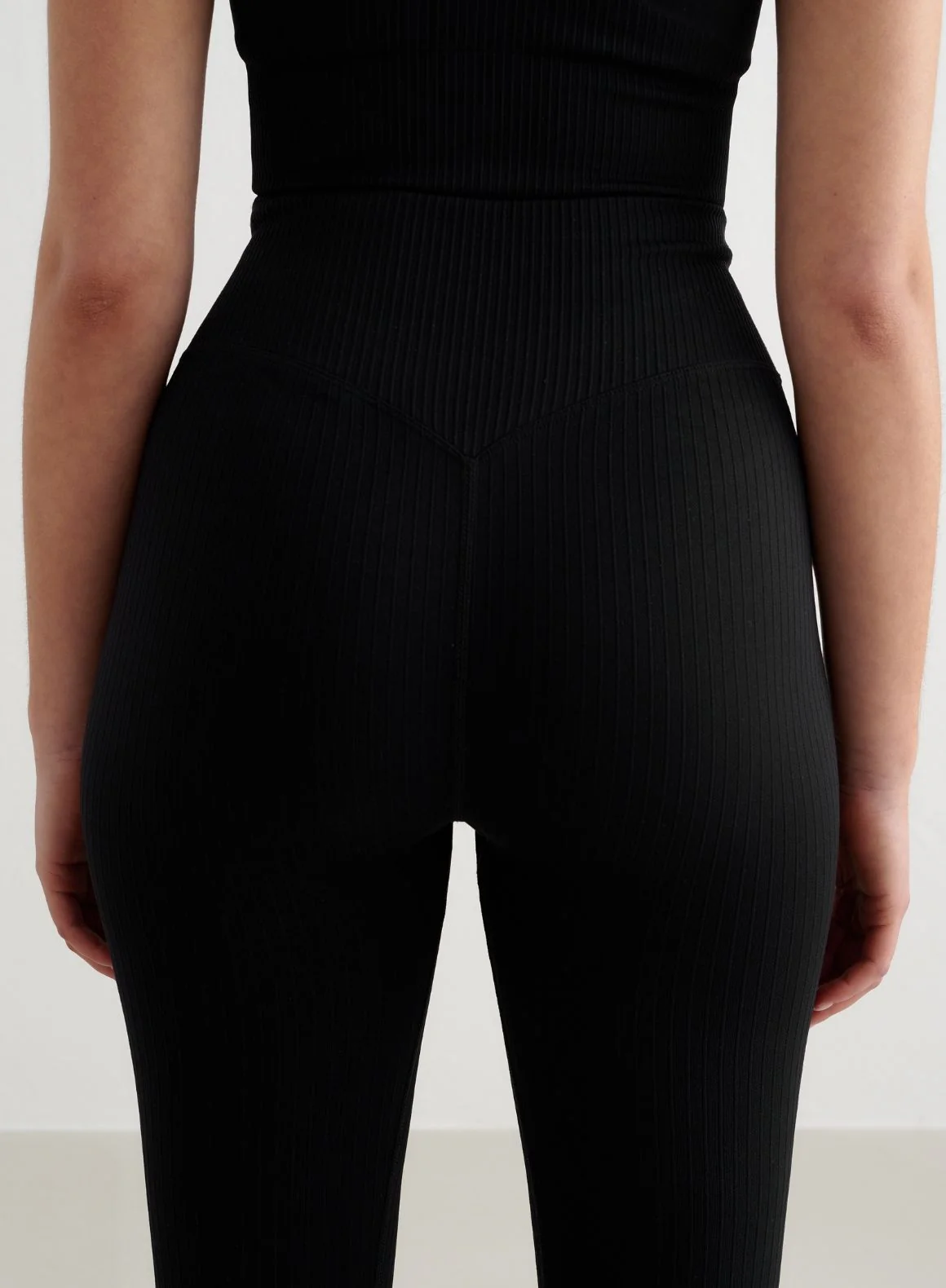 Black Ribbed Seamless Tights 7/8 - Image 5
