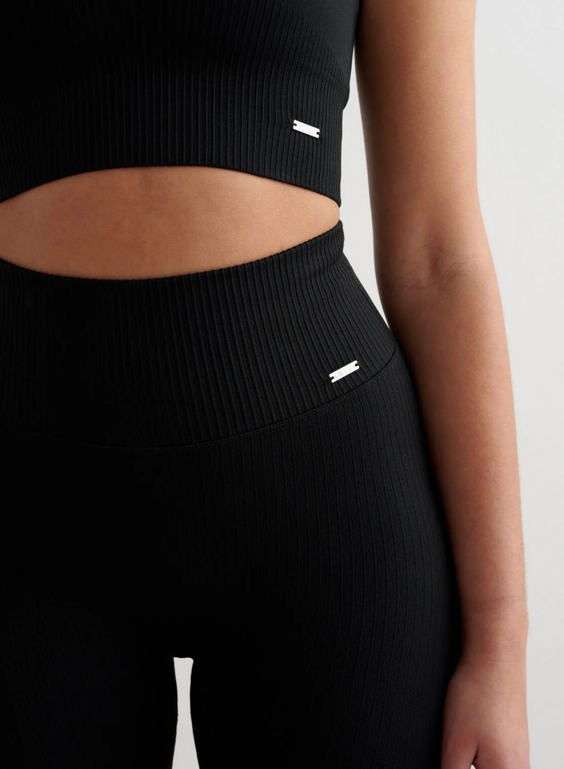 Black Ribbed Seamless Tights 7/8 - Image 6