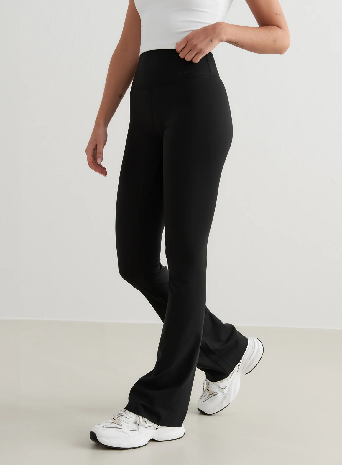 Black Sense Flare Tights - Image 36
