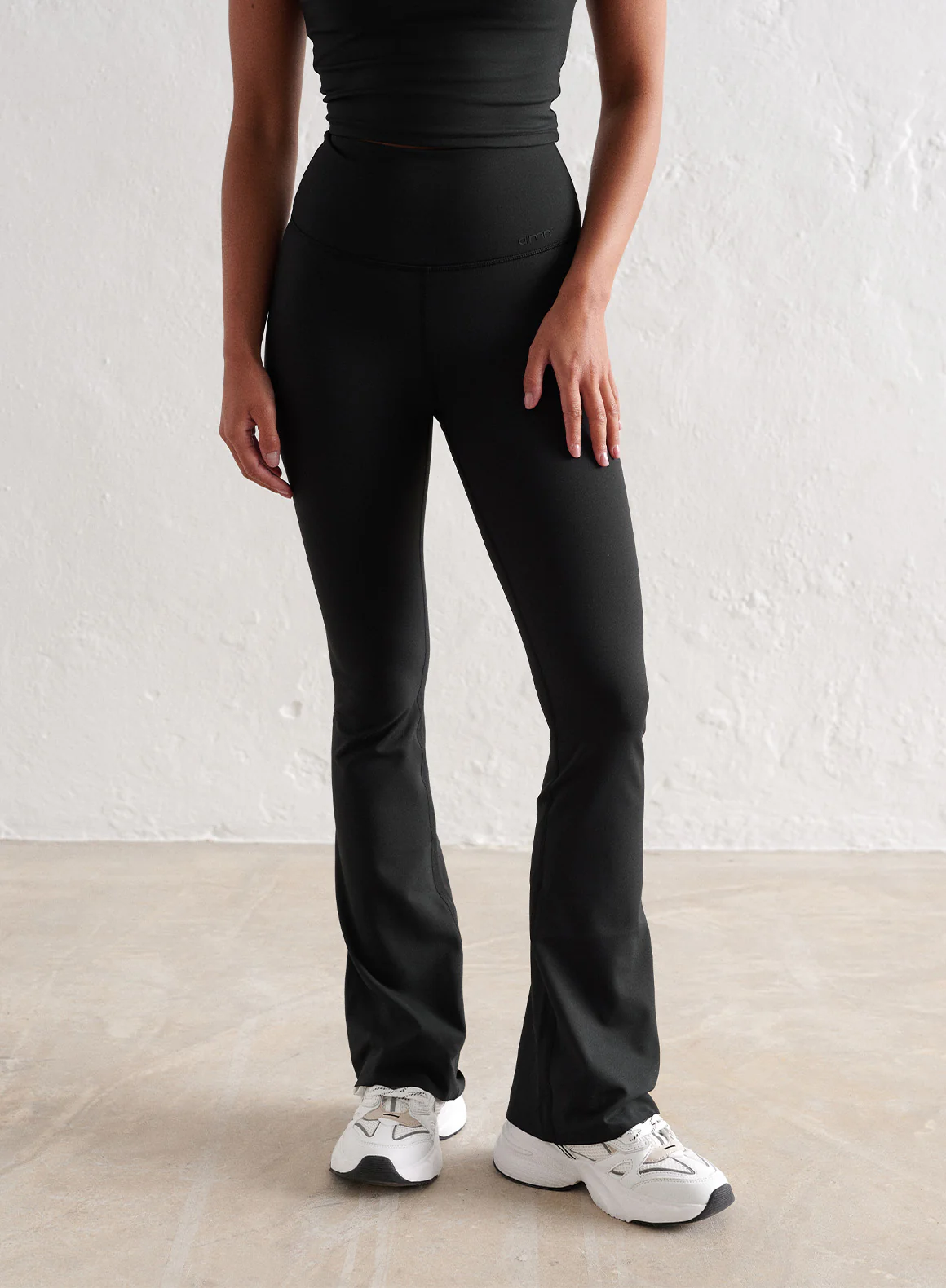 Black Sense Flare Tights - Image 96