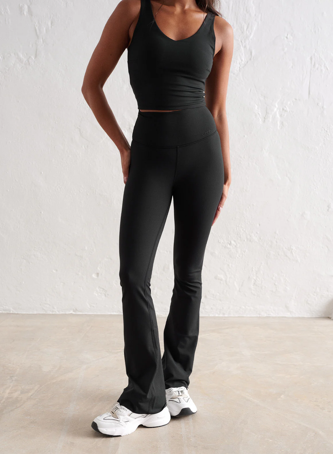 Black Sense Flare Tights - Image 99