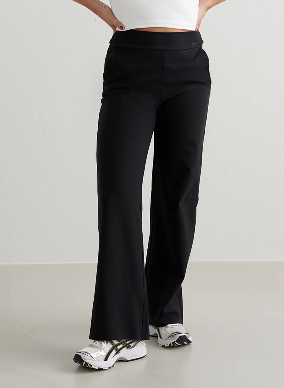 Black Sense Wide Petite Pants - Image 5