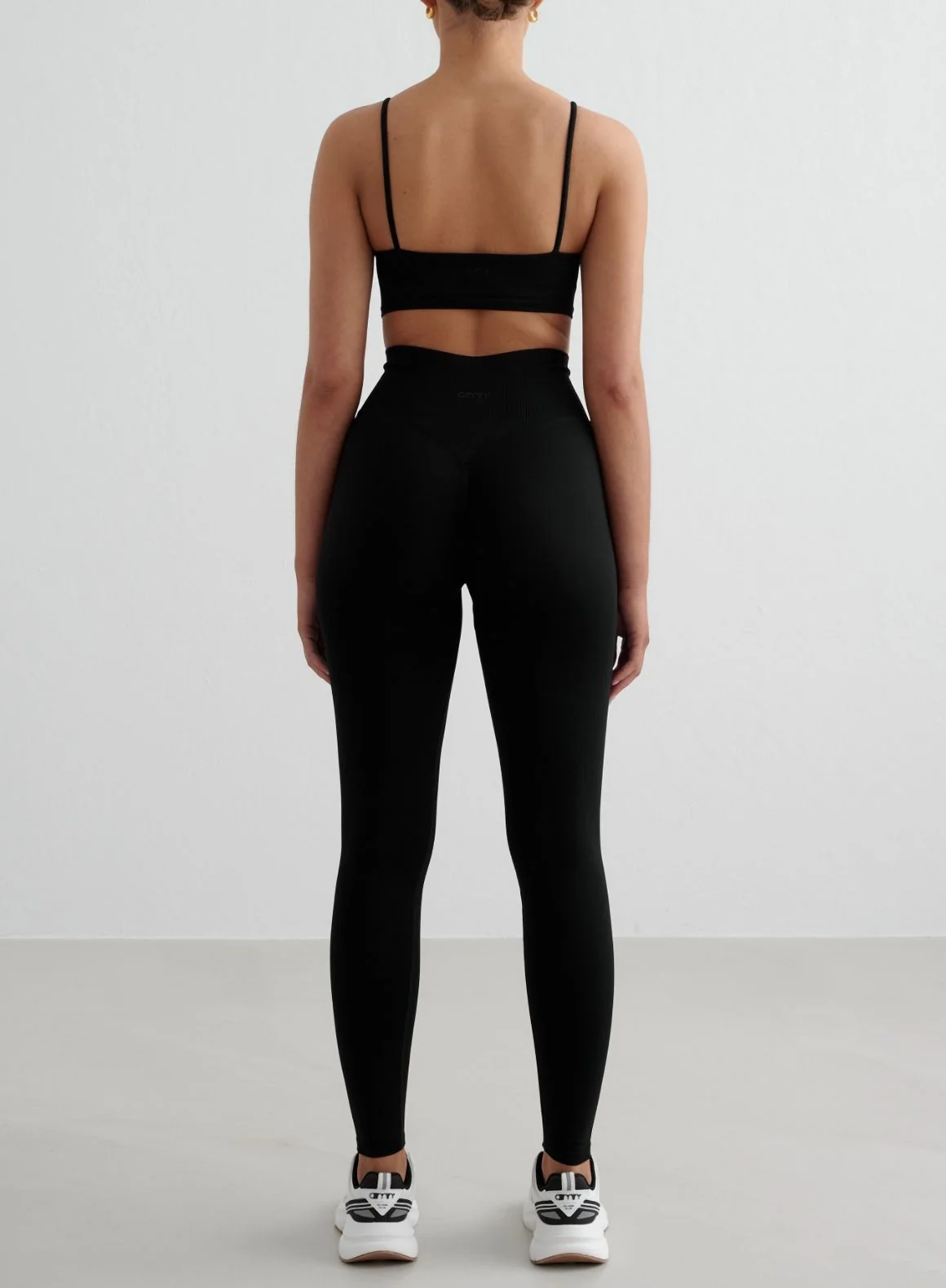 Black Shape Seamless Strap Bra - Image 4
