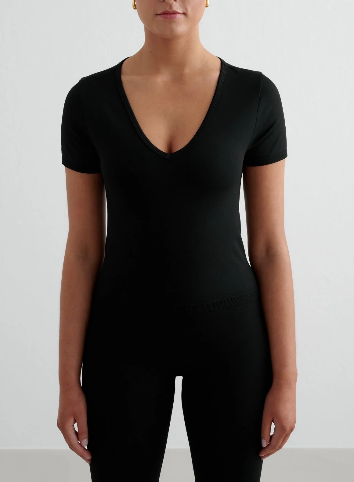 Black Shape Seamless Tights & Short Sleeve Set - Image 3