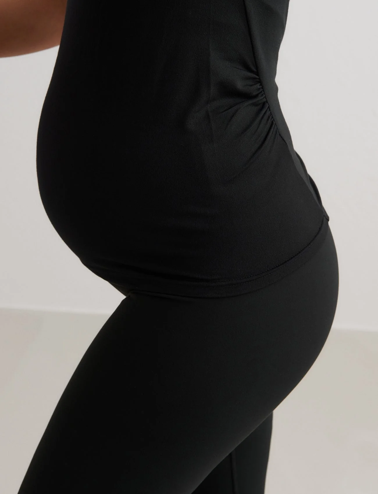 Black Soft Basic Maternity Short Sleeve - Image 4