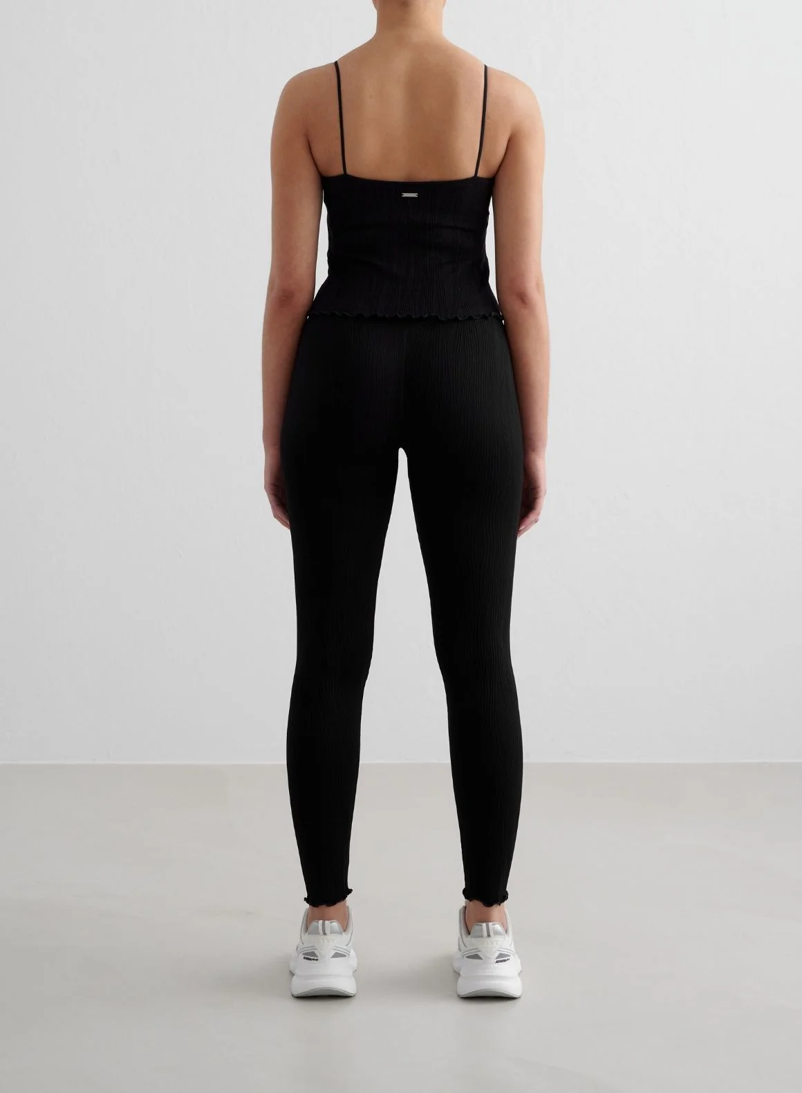 Black Tulip Singlet - Image 4