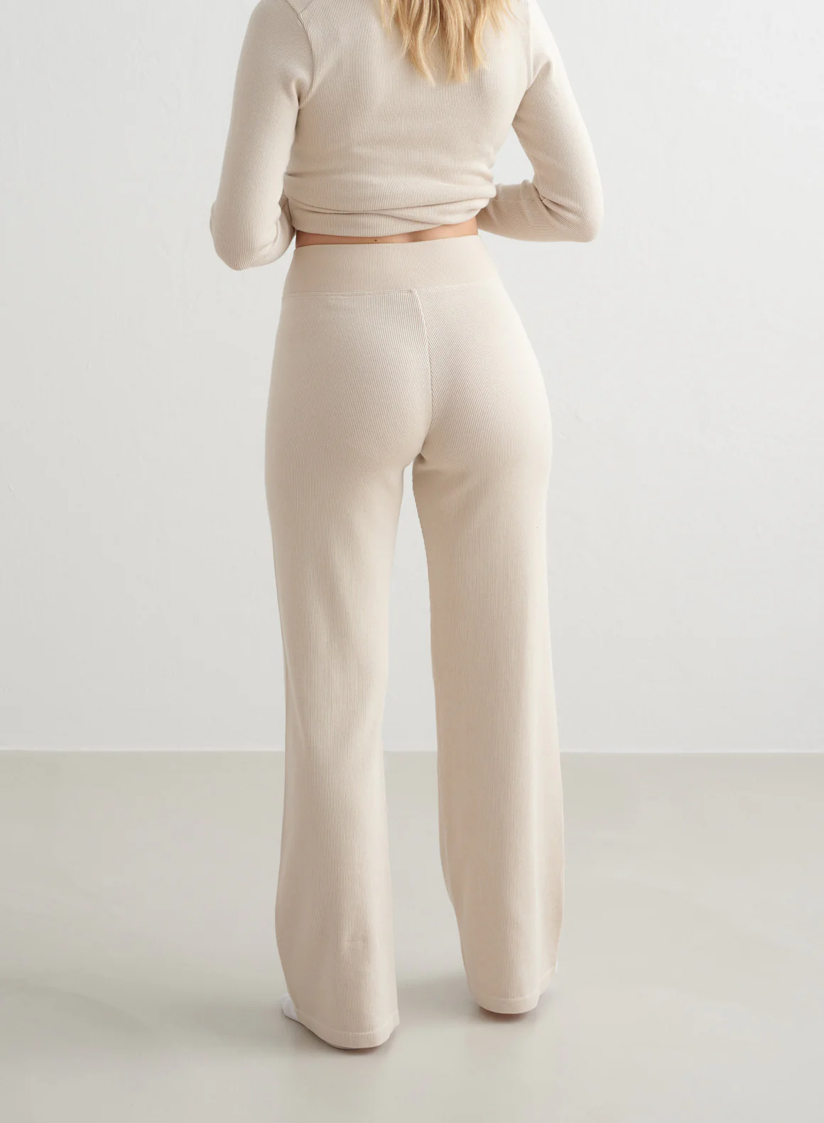 Café Au Lait Ribbed Wool Wide Pants - Image 4