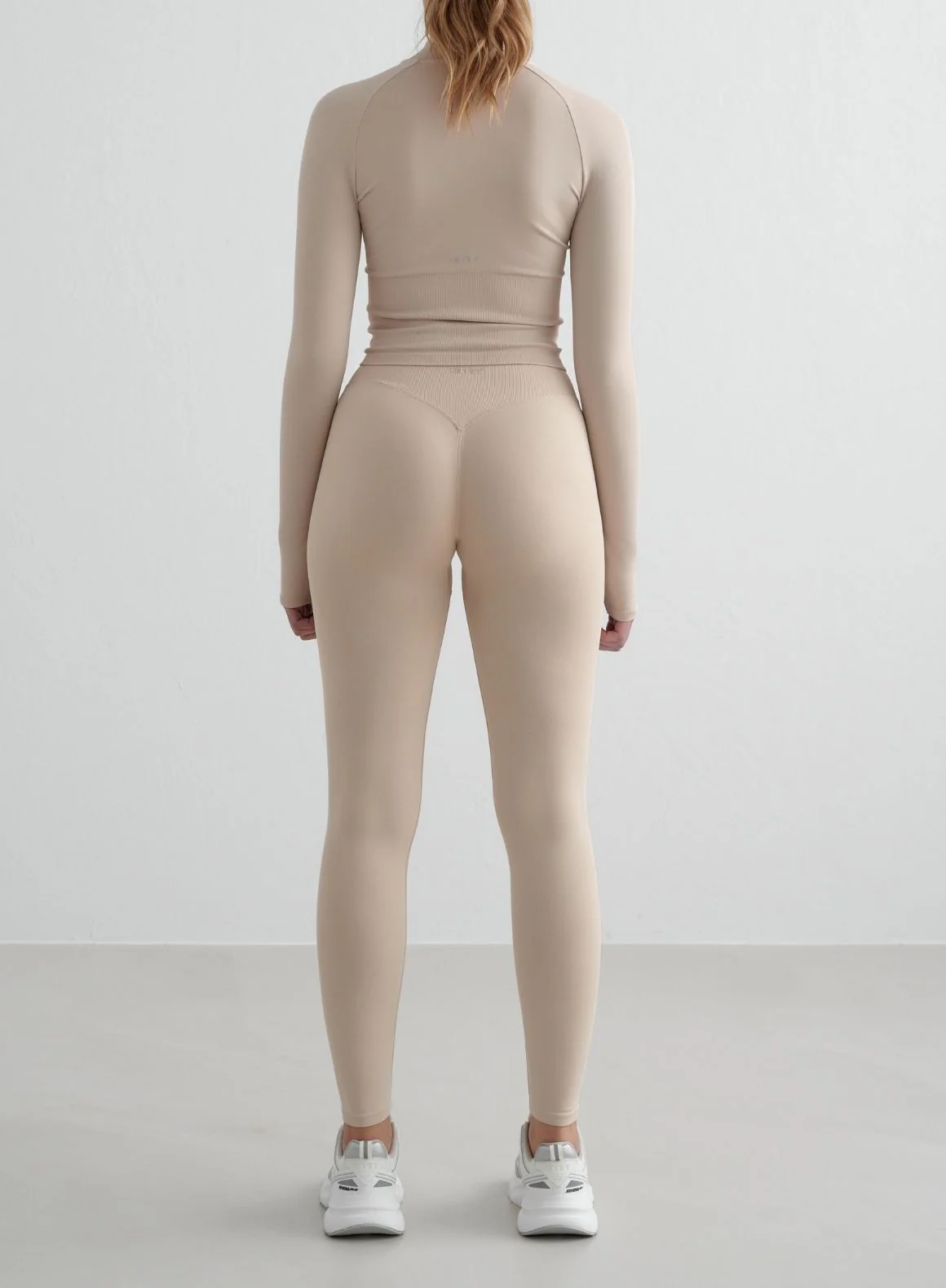 Clay Shape Seamless Tights & Zip Jacket Set - Image 2