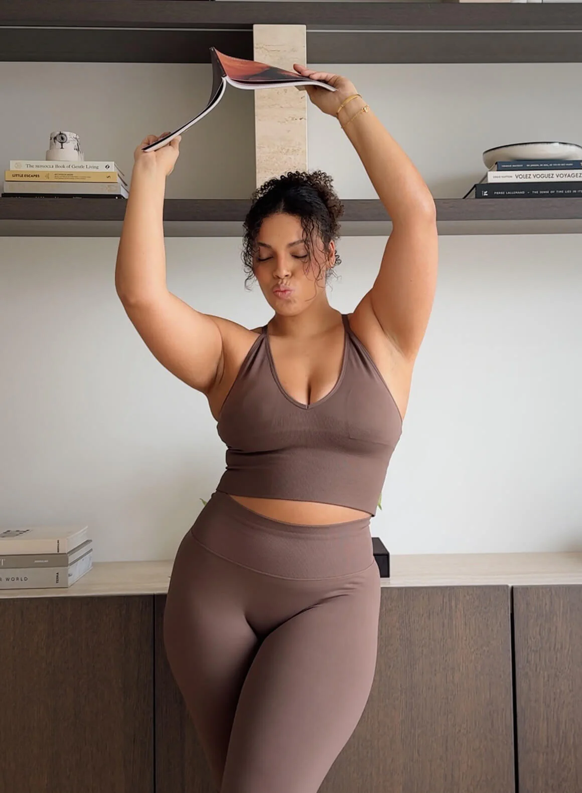 Macchiato Shape Seamless Cross Back Bralette - Image 3