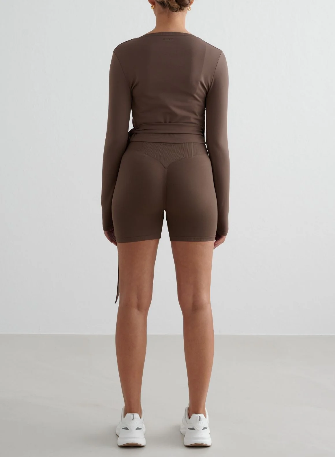 Macchiato Shape Seamless Hotpants & Wrap Longsleeve Set - Image 2
