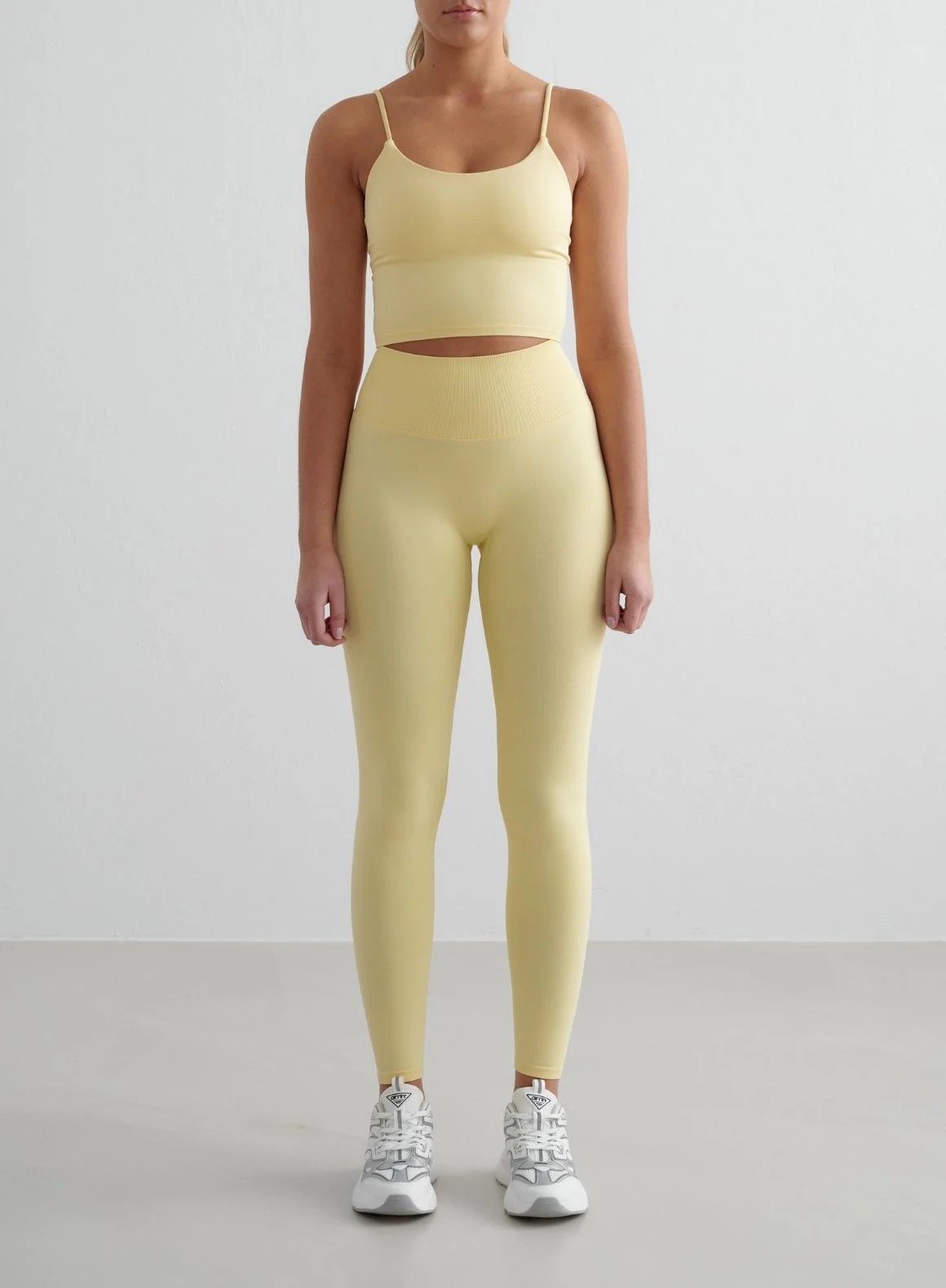 Mellow Shape Seamless Strap Singlet - Image 3