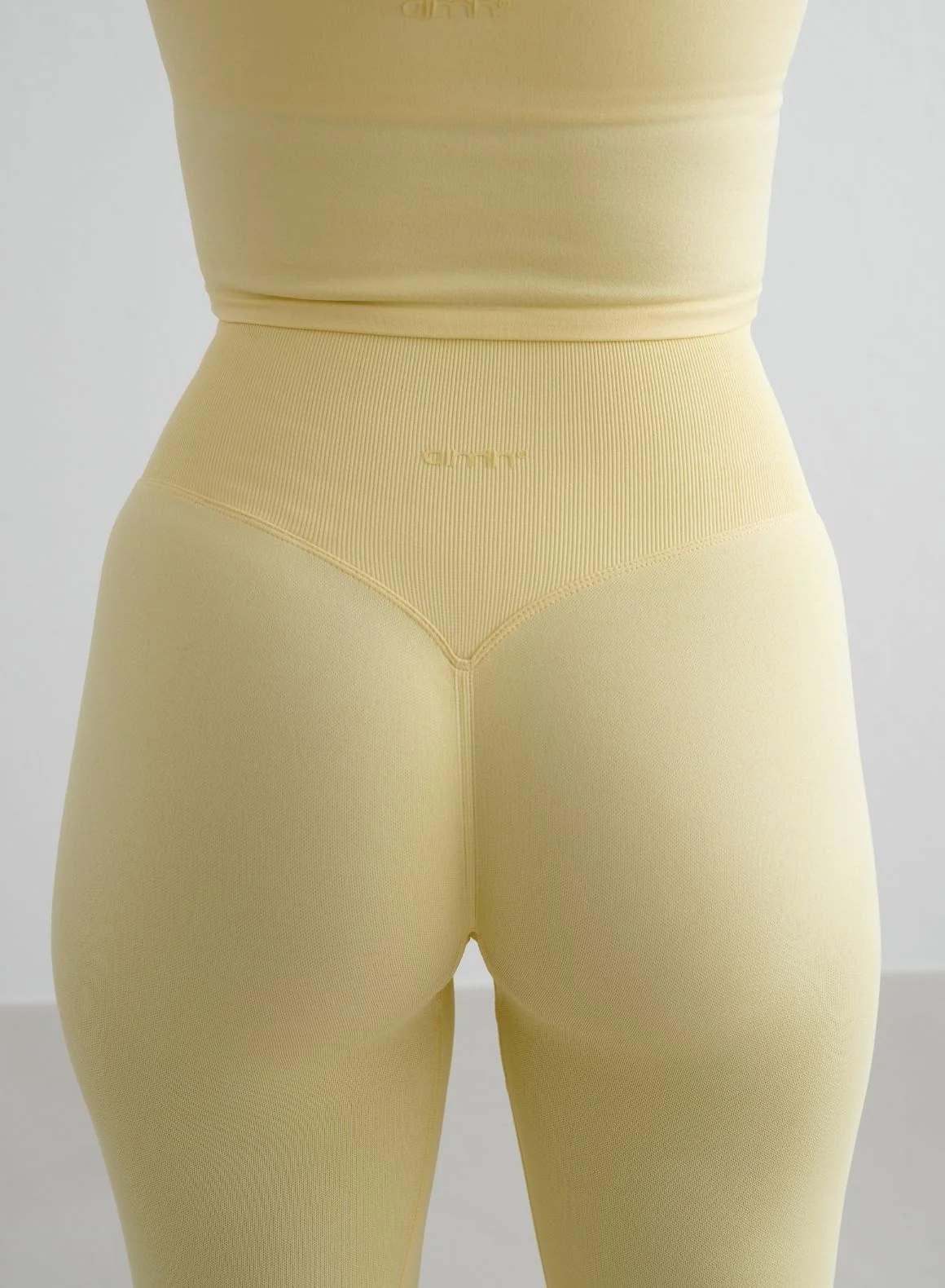 Mellow Shape Seamless Tights - Image 6