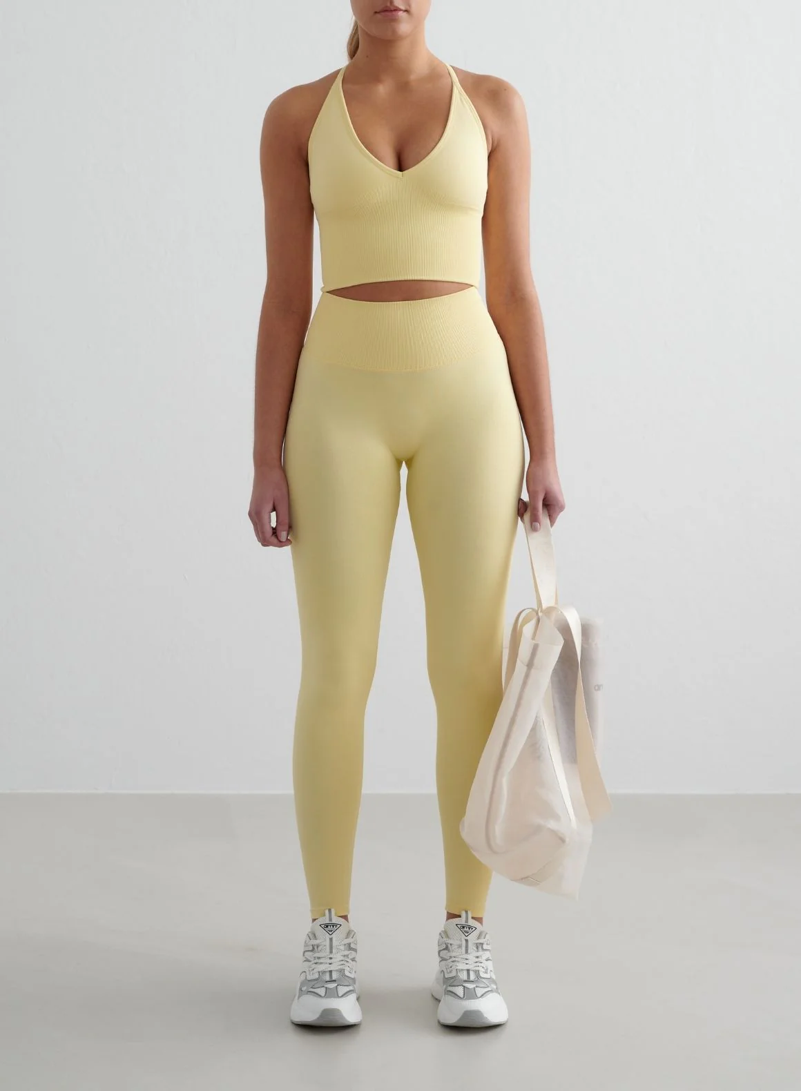 Mellow Shape Seamless Tights & Cross Back Bralette Set