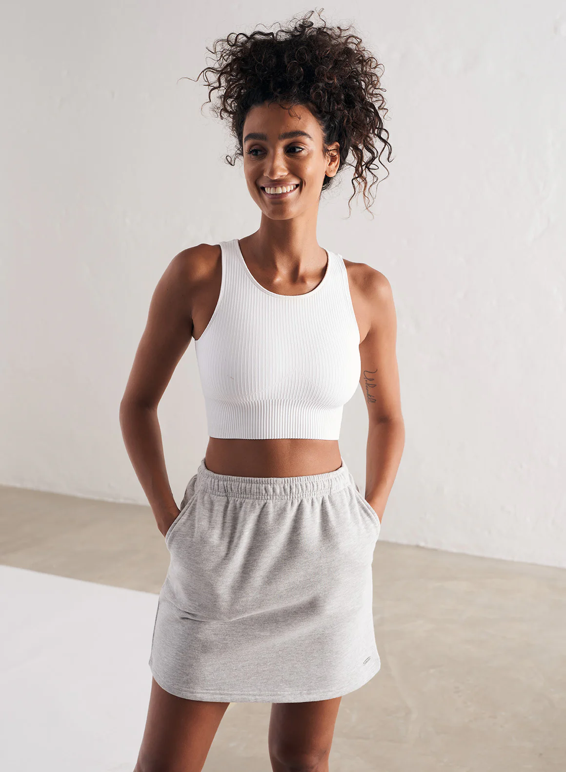 White Ribbed Seamless Crop Top - Image 4